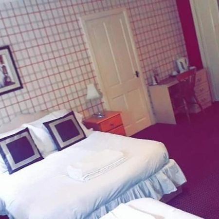 Bertie Pontypridd Hotel Trehafod Bagian luar foto